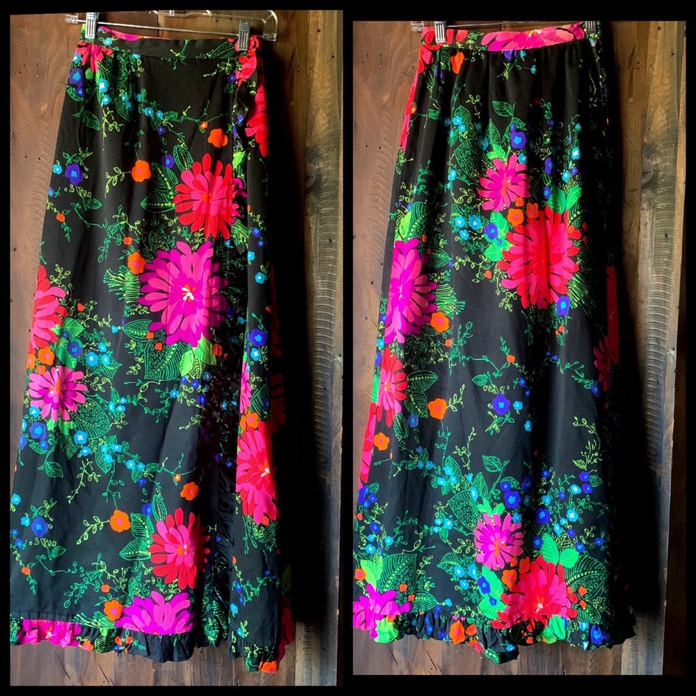 Wow! Vintage flower-power maxi skirt ❤️